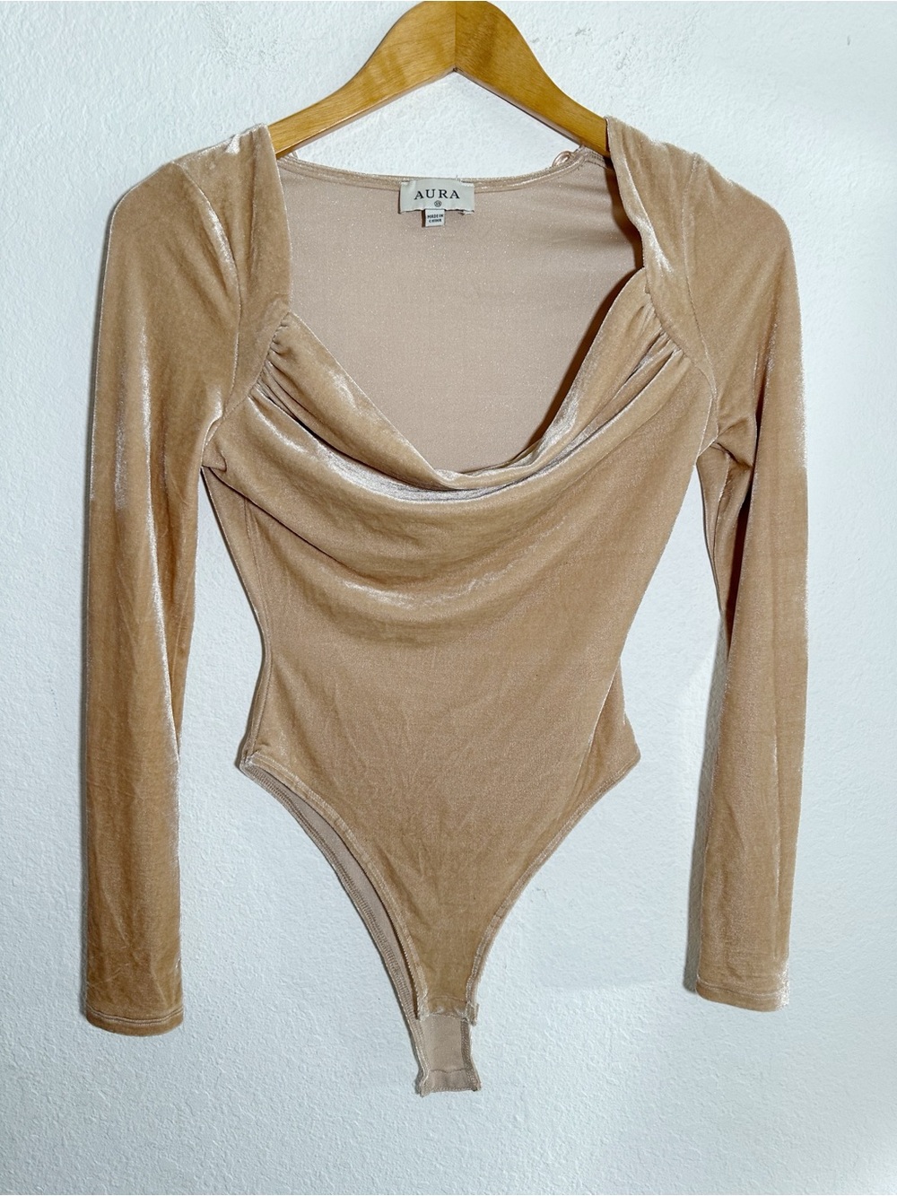 Aura Champagne Nude Velvet Cowl Sweetheart Neck Long Sleeve Bodysuit Size XS